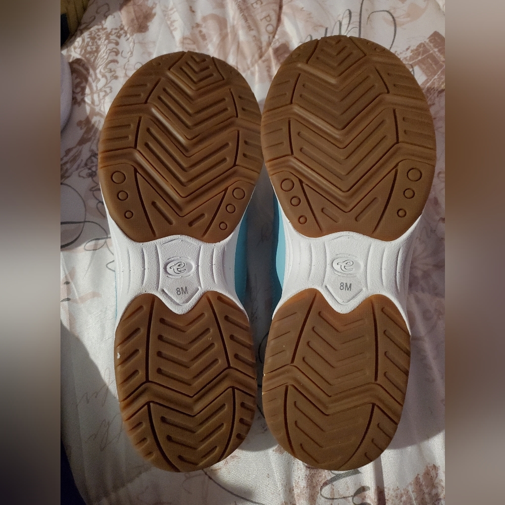 Easy Spirit Slip On's - Picture 3 of 5